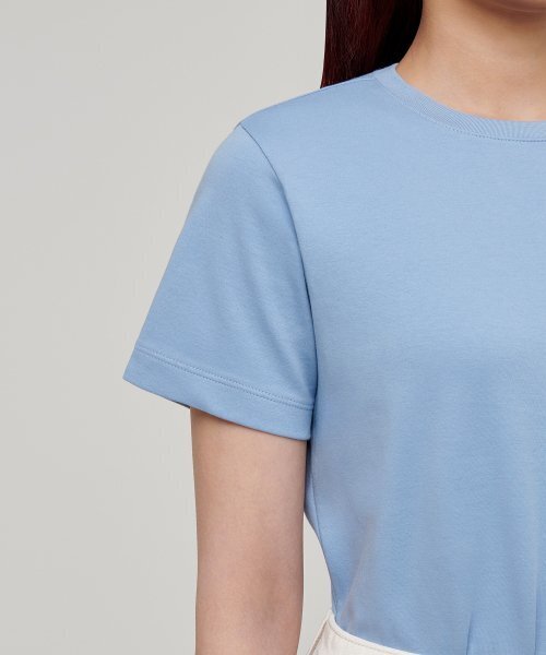 MUSINSA STANDARD WOMAN（ムシンサスタンダードウーマン）の「ウィメンズベーシッククルーネックTシャツ[スカイブルー]（Tシャツ/カットソー・レディース・その他・SMALL/MEDIUM/LARGE/X-LARGE/X-SMALL）」の5枚目の写真