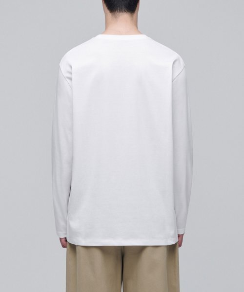 MUSINSA STANDARD（ムシンサスタンダード）の「スーピマリラックスドクルーネック長袖Tシャツ[ホワイト]（Tシャツ/カットソー・メンズ・その他・SMALL/MEDIUM/LARGE/X-LARGE/XX-LARGE/XXX-LARGE）」の3枚目の写真