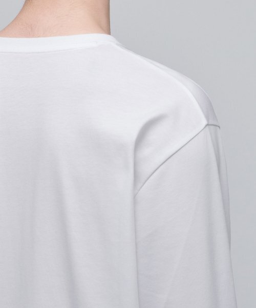 MUSINSA STANDARD（ムシンサスタンダード）の「スーピマリラックスドクルーネック長袖Tシャツ[ホワイト]（Tシャツ/カットソー・メンズ・その他・SMALL/MEDIUM/LARGE/X-LARGE/XX-LARGE/XXX-LARGE）」の6枚目の写真
