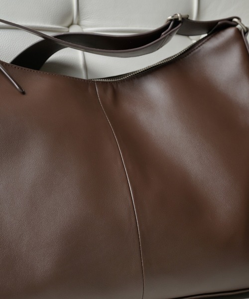 Adoon plain（アドーンプレーン）の「2-WayArtificial Grain  Shoulder Bag / 2Way合皮ショルダーバッグ（ショルダーバッグ・メンズ・ブラック/ブラウン・FREE）」の5枚目の写真