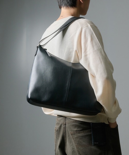 Adoon plain（アドーンプレーン）の「2-WayArtificial Grain  Shoulder Bag / 2Way合皮ショルダーバッグ（ショルダーバッグ・メンズ・ブラック/ブラウン・FREE）」の6枚目の写真