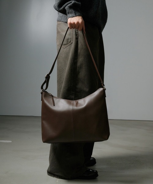 Adoon plain（アドーンプレーン）の「2-WayArtificial Grain  Shoulder Bag / 2Way合皮ショルダーバッグ（ショルダーバッグ・メンズ・ブラック/ブラウン・FREE）」の16枚目の写真