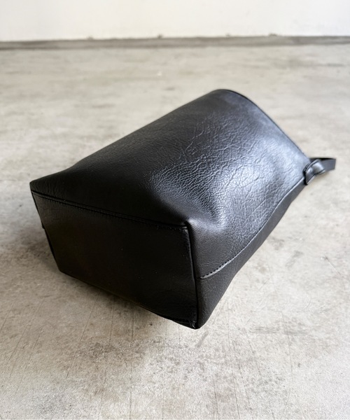 AT CREATION(アットクリエイション)の「EM : AT アット レザーバケットバッグ 軽量約275g A5 ワンショルダー アトラスショルダー(ショルダーバッグ・レディース・ブラウン/キャメル/アイボリー/ブラック・FREE)」の22枚目の写真