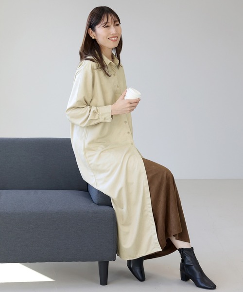 Aletta vita(アレッタビータ)の「フェイクスエードサイドスリットロングワンピース(ワンピース・レディース・チャコール/ライトベージュ・M)」の11枚目の写真