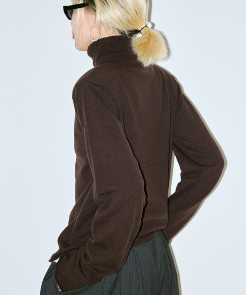 CITYSHOP(シティーショップ)の「TURTLE NECK ニット(ニット/セーター・レディース・ブラック/ブラウン/グレー/ピンク/ブラウン系その他・FREE)」の3枚目の写真