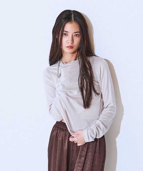 JEANASIS（ジーナシス）の「シルキータッチクルーLS TEE/629911（Tシャツ/カットソー・レディース・ブラック/ホワイト/ベージュ系その他/レッド・FREE）」の3枚目の写真