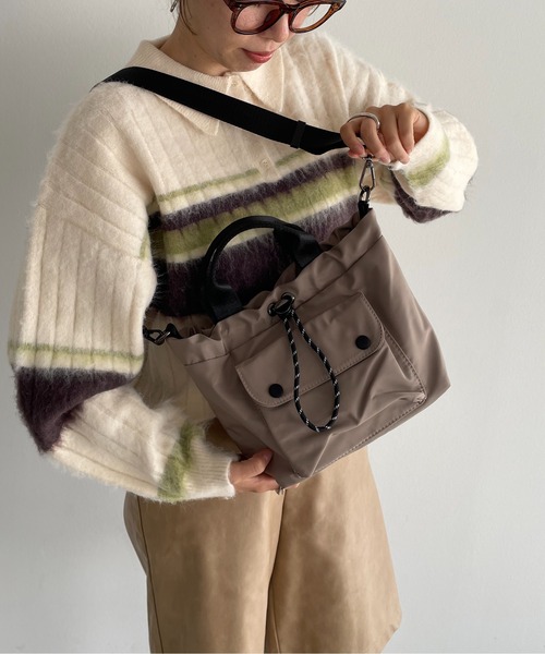 210nouve（トゥージュヌーブ）の「【2WAY】アウトポケット ドロスト ショルダー/ハンドバッグ（ハンドバッグ・レディース・ベージュ/ブラック/グリーン/レッド・FREE）」の21枚目の写真