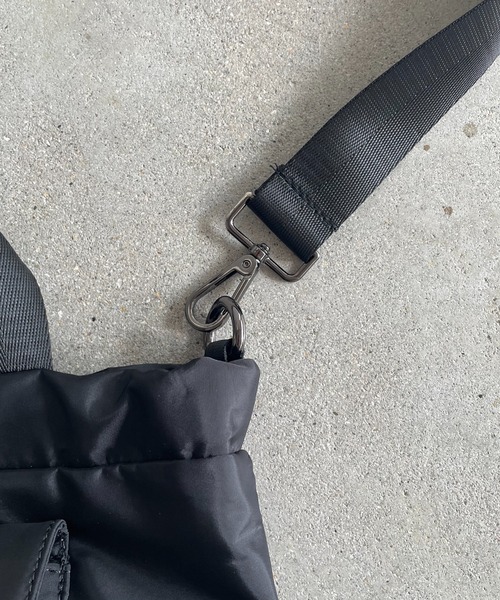 210nouve（トゥージュヌーブ）の「【2WAY】アウトポケット ドロスト ショルダー/ハンドバッグ（ハンドバッグ・レディース・ベージュ/ブラック/グリーン/レッド・FREE）」の9枚目の写真