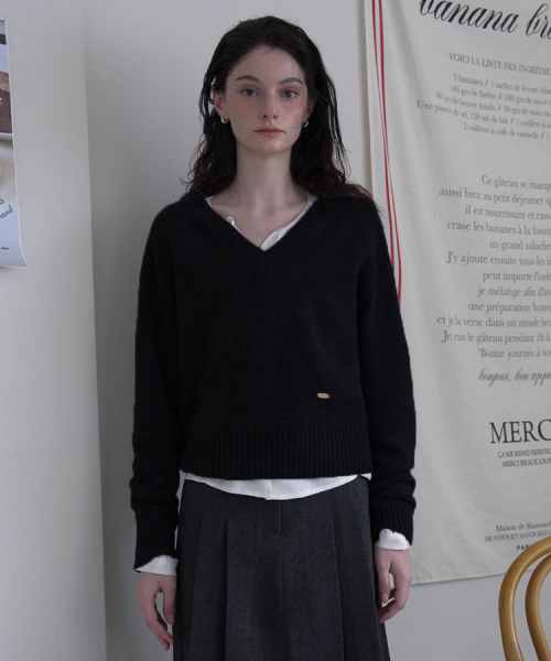 DEHEVE（デヘヴェ）の「Wool V-neck Knit [Black]（ニット/セーター・レディース・ブラック・FREE）」の6枚目の写真