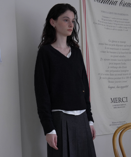 DEHEVE（デヘヴェ）の「Wool V-neck Knit [Black]（ニット/セーター・レディース・ブラック・FREE）」の7枚目の写真