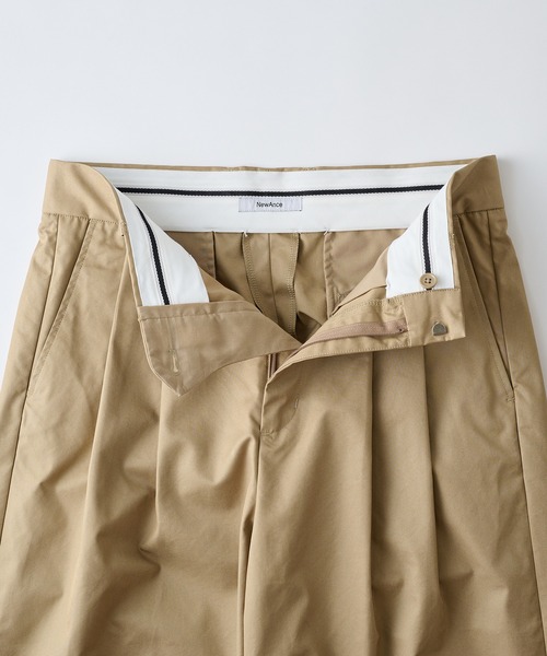 NewAnce(ニュアンス)の「【NewAnce】Wide Two-Tuck Pants / ワイドツータックパンツ スラックス -オリジナルツイルシリーズ- ≪セットアップ対応可≫(スラックス・メンズ・ベージュ/ブラック・S/M/L)」の6枚目の写真