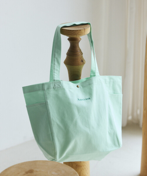 AMERICANA（アメリカーナ）の「Americana × Firsthand/アメリカーナ 別注 エンブロイダリー トート M / サイドポケット付き トートバッグ / A4収納可能（トートバッグ・レディース・ブルーグリーン/ダークブラウン/ピンク/レモンイエロー・FREE）」の3枚目の写真