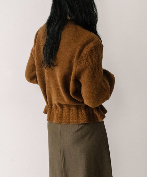 on:nue（オンニュ）の「【on:nue】[着用動画あり！] ケーブル編みペプラムショートカーディガン（カーディガン/ボレロ・レディース・ブラウン/グレー/アイボリー・FREE）」の9枚目の写真