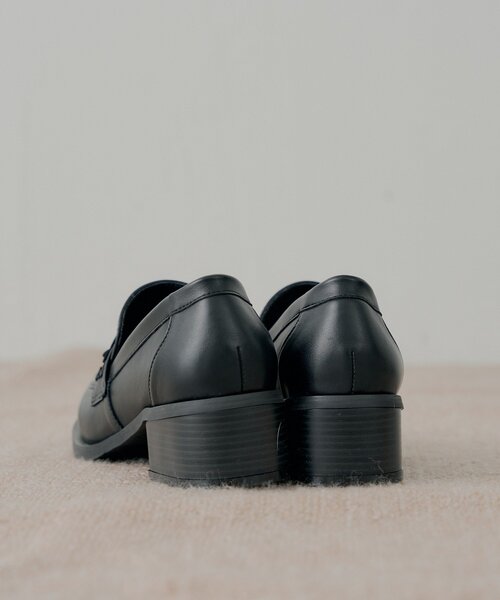 Chico(チコ)の「【SALON by Chico】フラワーデザインヒールローファー(その他シューズ・レディース・ブラック/ブラウン・SMALL/MEDIUM/LARGE)」の9枚目の写真