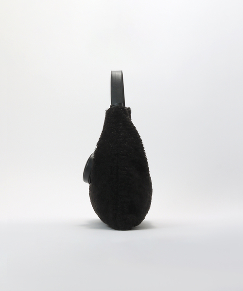 B.C STOCK（ベーセーストック）の「トライアングルファーBAG（ショルダーバッグ・レディース・ベージュ/ブラック・FREE）」の10枚目の写真