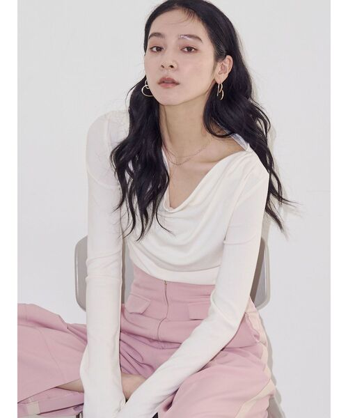 LAGUNAMOON（ラグナムーン）の「オフショルドレープ2WAYトップス（Tシャツ/カットソー・レディース・ブラック/アイボリー/ピンク/ライトグレー・FREE）」の12枚目の写真
