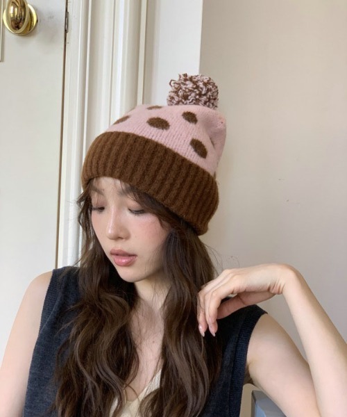 WEGO(ウィゴー)の「WEGO/【ドット柄】ポンポンドロップバイカラーニット(ニットキャップ/ビーニー・レディース・ブルー・FREE)」の3枚目の写真