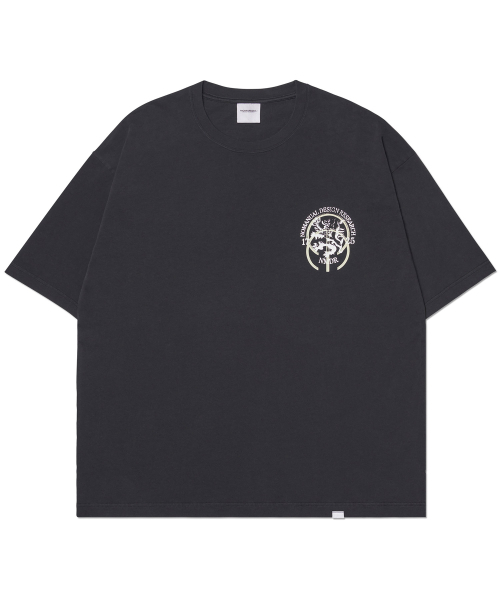 NOMANUAL(NOMANUAL)の「NM HERALDRY T-SHIRT - WASHED BLACK(Tシャツ/カットソー・レディース・その他・S/M/L/XL)」の1枚目の写真
