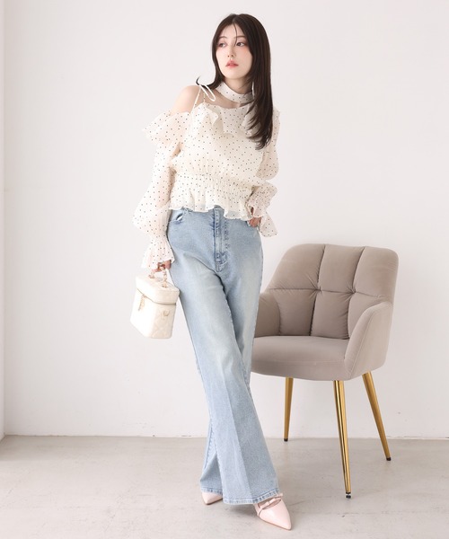 one after another NICE CLAUP（ワンアフターアナザーナイスクラップ）の「【S/Mサイズ展開】サイドカット美脚リボンデニムパンツ（デニムパンツ・レディース・ブルー系その他/ブラック/ライトブルー・SMALL/MEDIUM）」の5枚目の写真