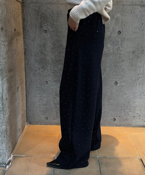 ROGER AND RAW（ロジャーアンドロウ）の「［起毛ポンチ］ベルト付きラインストーンストレートパンツ（その他パンツ・レディース・ホワイト/ブラック/グレー・FREE）」の4枚目の写真