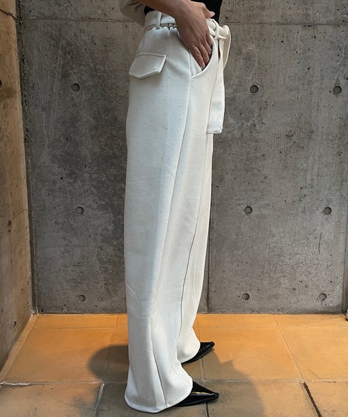 ROGER AND RAW（ロジャーアンドロウ）の「［起毛ポンチ］ベルト付きラインストーンストレートパンツ（その他パンツ・レディース・ホワイト/ブラック/グレー・FREE）」の18枚目の写真