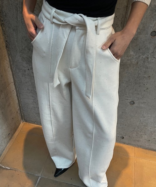 ROGER AND RAW（ロジャーアンドロウ）の「［起毛ポンチ］ベルト付きラインストーンストレートパンツ（その他パンツ・レディース・ホワイト/ブラック/グレー・FREE）」の17枚目の写真