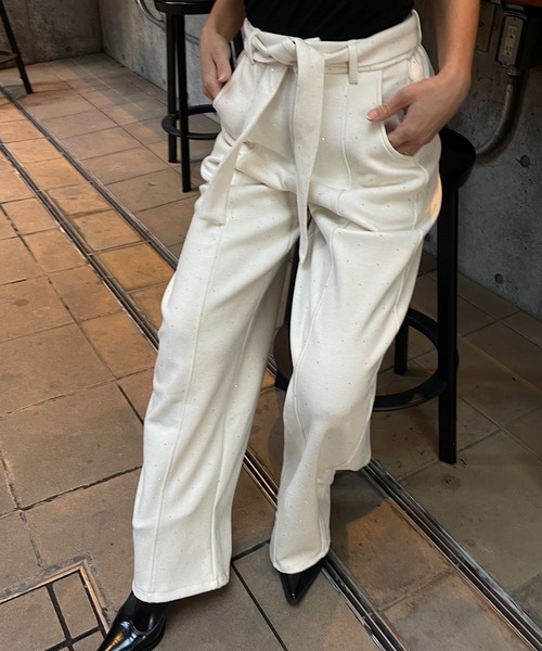 ROGER AND RAW（ロジャーアンドロウ）の「［起毛ポンチ］ベルト付きラインストーンストレートパンツ（その他パンツ・レディース・ホワイト/ブラック/グレー・FREE）」の15枚目の写真
