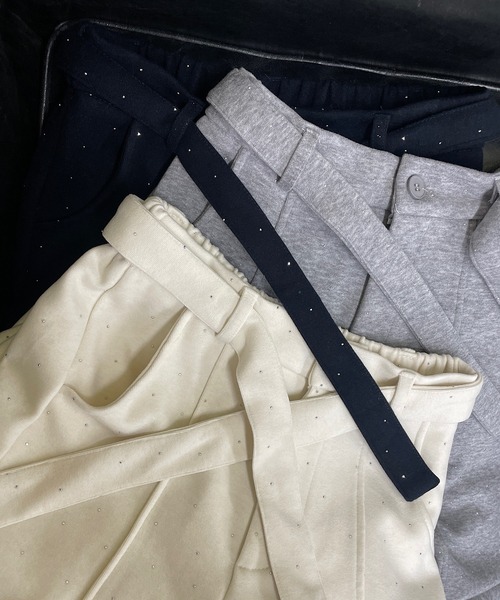 ROGER AND RAW（ロジャーアンドロウ）の「［起毛ポンチ］ベルト付きラインストーンストレートパンツ（その他パンツ・レディース・ホワイト/ブラック/グレー・FREE）」の13枚目の写真