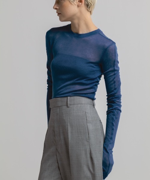 CINOH（チノ）の「TENCEL CASHMERE RIB LONG SLEEVE T-SHIRT（Tシャツ/カットソー・レディース・ブラック/ブルー/ホワイト・38）」の14枚目の写真