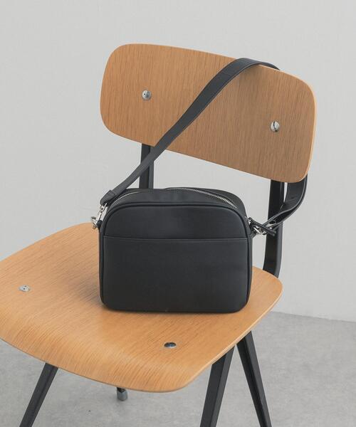 URBAN RESEARCH DOORS（アーバンリサーチドアーズ）の「2WAYスクエアショルダーバッグ（ショルダーバッグ・レディース・ブラック/ベージュ系その他・ONE）」の3枚目の写真