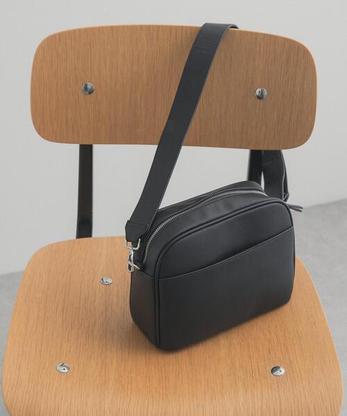 URBAN RESEARCH DOORS（アーバンリサーチドアーズ）の「2WAYスクエアショルダーバッグ（ショルダーバッグ・レディース・ブラック/ベージュ系その他・ONE）」の4枚目の写真