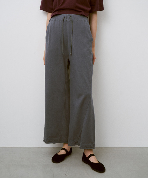 UNFIL(アンフィル)の「UNFIL アンフィル / cotton open-end yarn terry wide sweat pants コットンオープンエンドヤーン裏毛ワイドスウェットパンツ / WXSP-UW120(スウェットパンツ・レディース・ブルー系その他/オフホワイト・0)」の2枚目の写真