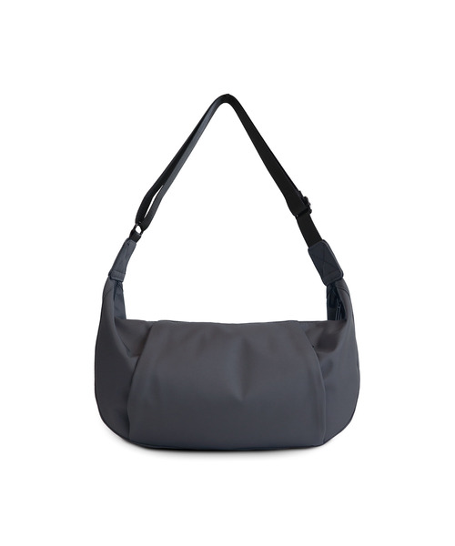 Un coeur(アンクール)の「【Un coeur/アンクール】CROISSANT SHOULDER M / クロワッサン ショルダー M RUI / K905065(ショルダーバッグ・メンズ・ブラウン/グレイッシュベージュ/ブラック/グレー・FREE)」の3枚目の写真