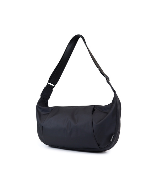 Un coeur(アンクール)の「【Un coeur/アンクール】CROISSANT SHOULDER M / クロワッサン ショルダー M RUI / K905065(ショルダーバッグ・メンズ・ブラウン/グレイッシュベージュ/ブラック/グレー・FREE)」の2枚目の写真