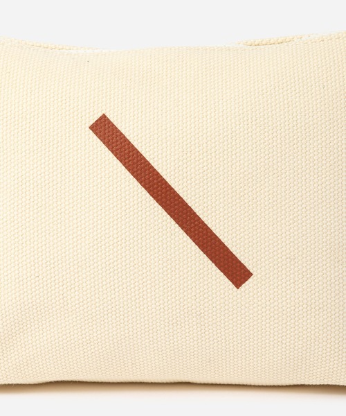 Saturdays NYC（サタデーズ ニューヨークシティ ）の「Slash Pouch（トートバッグ・メンズ・ブラック/ブルー/キナリ・FREE）」の9枚目の写真