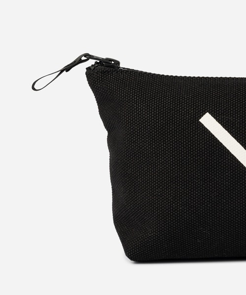 Saturdays NYC（サタデーズ ニューヨークシティ ）の「Slash Pouch（トートバッグ・メンズ・ブラック/ブルー/キナリ・FREE）」の6枚目の写真