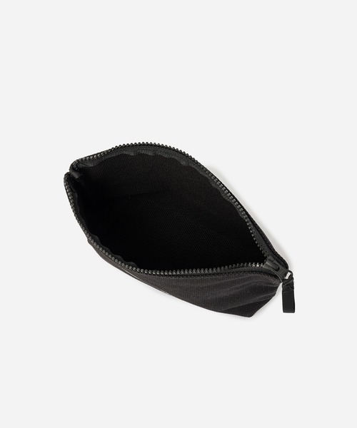 Saturdays NYC（サタデーズ ニューヨークシティ ）の「Slash Pouch（トートバッグ・メンズ・ブラック/ブルー/キナリ・FREE）」の11枚目の写真