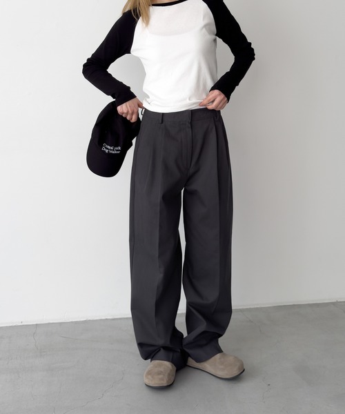 CANAL JEAN（キャナルジーン）の「El mar　コットンツータックパンツ（その他パンツ・レディース・ネイビー/ベージュ/アイボリー・SMALL/MEDIUM）」の3枚目の写真