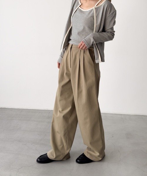 CANAL JEAN（キャナルジーン）の「El mar　コットンツータックパンツ（その他パンツ・レディース・ネイビー/ベージュ/アイボリー・SMALL/MEDIUM）」の14枚目の写真