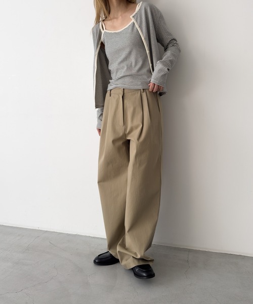 CANAL JEAN（キャナルジーン）の「El mar　コットンツータックパンツ（その他パンツ・レディース・ネイビー/ベージュ/アイボリー・SMALL/MEDIUM）」の16枚目の写真