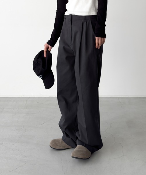 CANAL JEAN（キャナルジーン）の「El mar　コットンツータックパンツ（その他パンツ・レディース・ネイビー/ベージュ/アイボリー・SMALL/MEDIUM）」の5枚目の写真