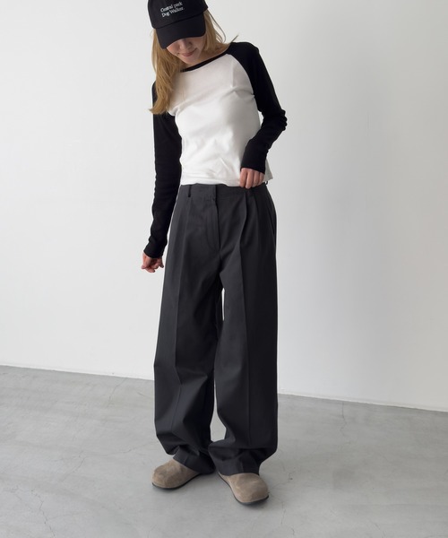 CANAL JEAN（キャナルジーン）の「El mar　コットンツータックパンツ（その他パンツ・レディース・ネイビー/ベージュ/アイボリー・SMALL/MEDIUM）」の7枚目の写真