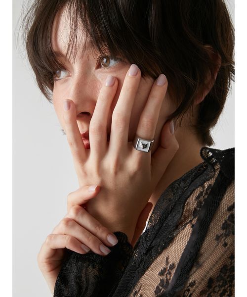 LILY BROWN（リリーブラウン）の「CATモチーフリング（リング・レディース・ブルー/ブラック/ホワイト・F）」の9枚目の写真