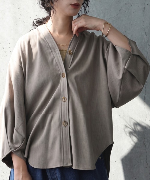 antiqua(アンティカ)の「Vネック タック シャツ(シャツ/ブラウス・レディース・グレー/ブラック/グレー系その他・ONESIZE)」の12枚目の写真