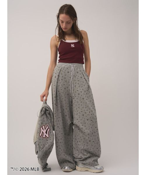 SNIDEL(スナイデル)の「【MLB】レイヤードカップイントップス(キャミソール・レディース・グレー/ネイビー/バーガンディー・F)」の7枚目の写真