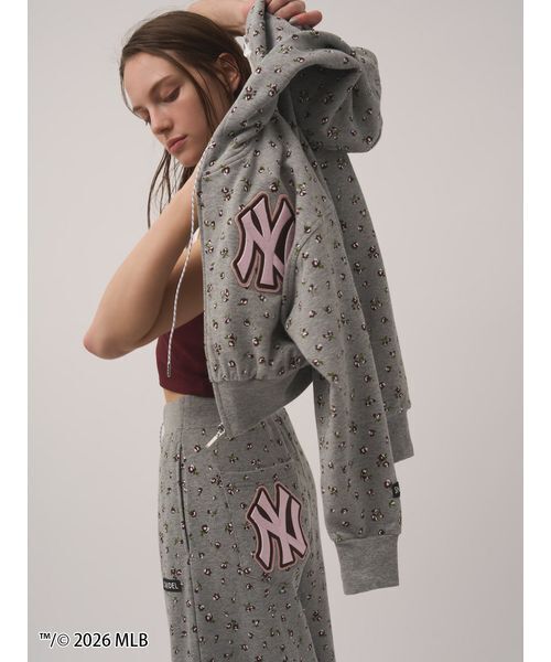 SNIDEL(スナイデル)の「【MLB】レイヤードカップイントップス(キャミソール・レディース・グレー/ネイビー/バーガンディー・F)」の8枚目の写真