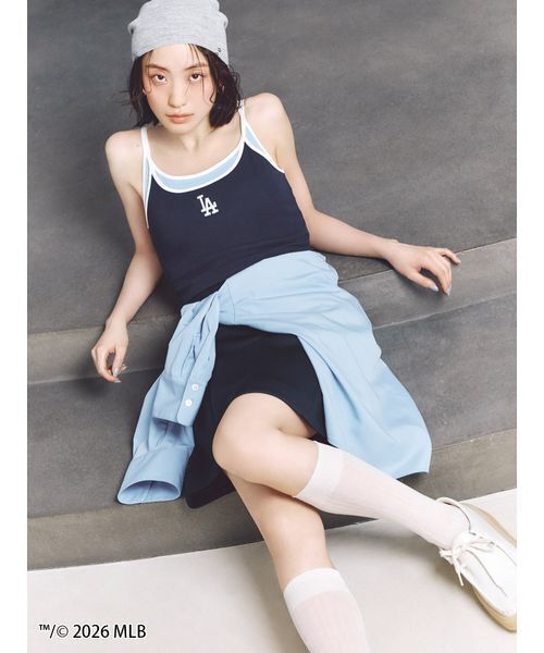 SNIDEL(スナイデル)の「【MLB】レイヤードカップイントップス(キャミソール・レディース・グレー/ネイビー/バーガンディー・F)」の9枚目の写真