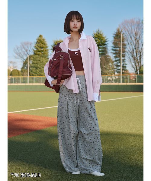 SNIDEL(スナイデル)の「【MLB】レイヤードカップイントップス(キャミソール・レディース・グレー/ネイビー/バーガンディー・F)」の13枚目の写真