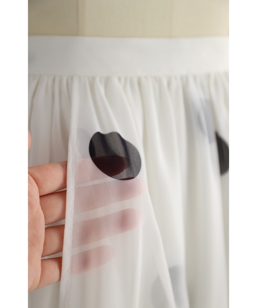 cawaii（カワイイ）の「ドット柄舞うシアーミディアムスカート（スカート・レディース・ホワイト・FREE）」の15枚目の写真