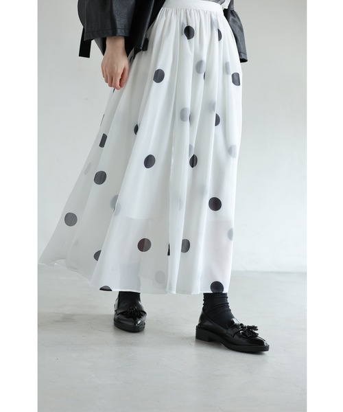 cawaii（カワイイ）の「ドット柄舞うシアーミディアムスカート（スカート・レディース・ホワイト・FREE）」の5枚目の写真